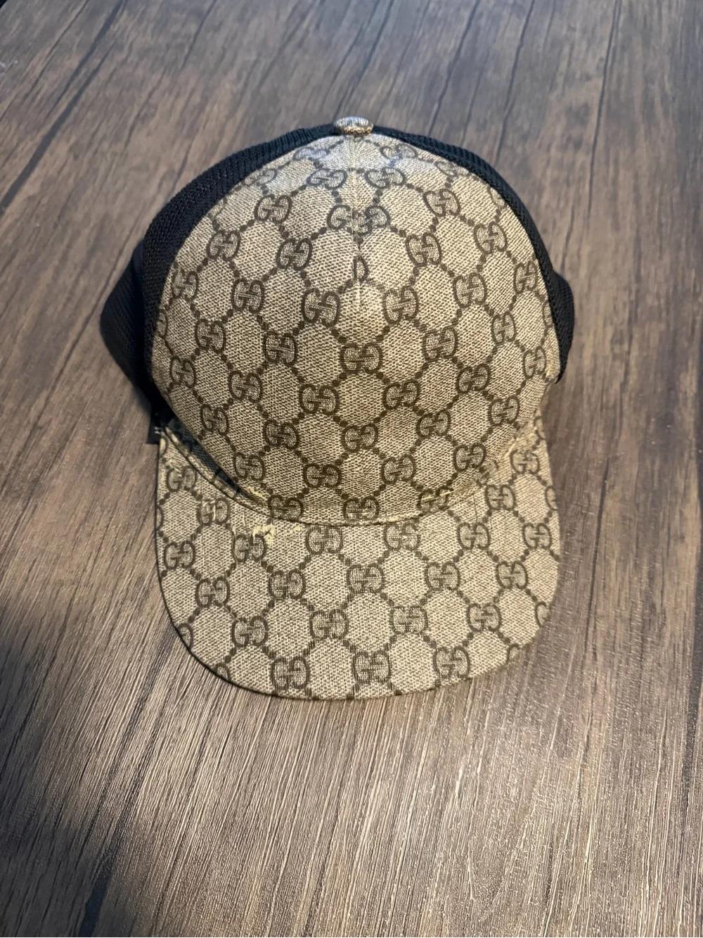 Gucci gg supreme